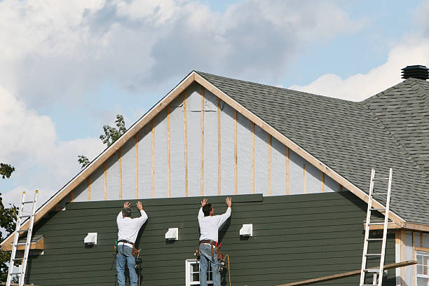 Professional Emergency Siding Repair technician working in Hainesport, NJ